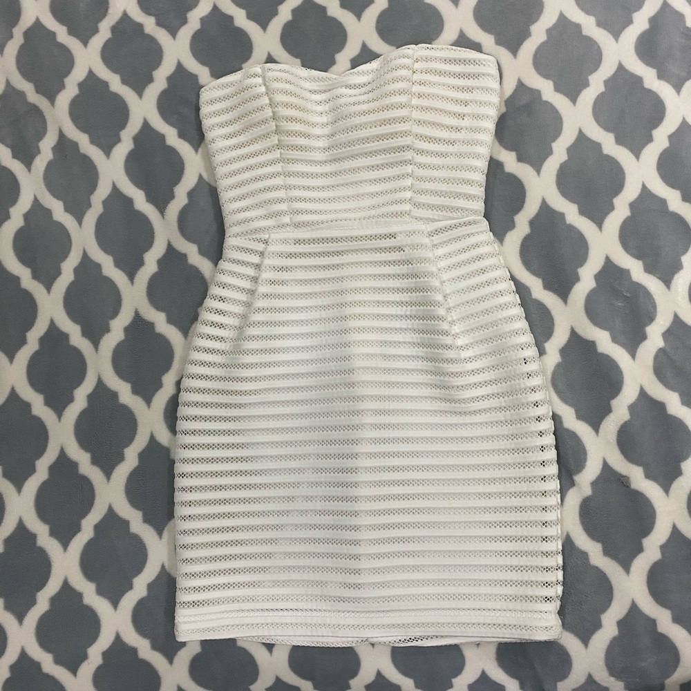 White strapless dress